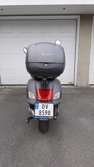Vespa GTS 300 4 of 9