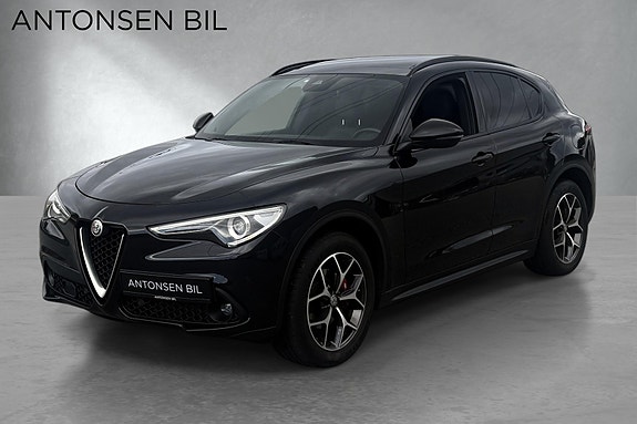 Alfa Romeo Stelvio 3 of 16