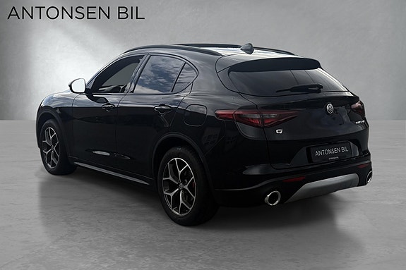 Alfa Romeo Stelvio 5 of 16