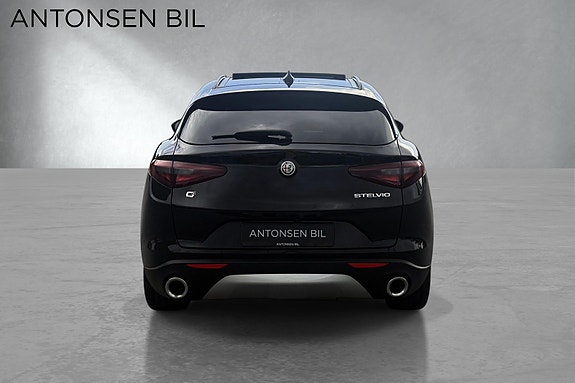 Alfa Romeo Stelvio 6 of 16