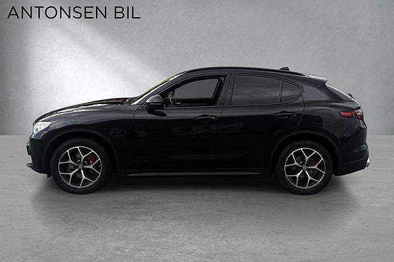 Alfa Romeo Stelvio 4 of 16
