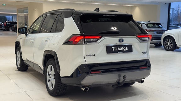 Toyota RAV4 7 of 30