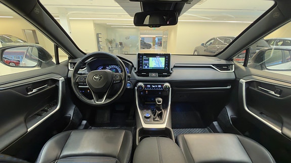 Toyota RAV4 18 of 30