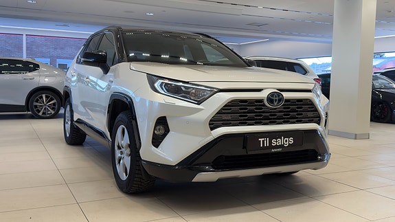 Toyota RAV4 3 of 30