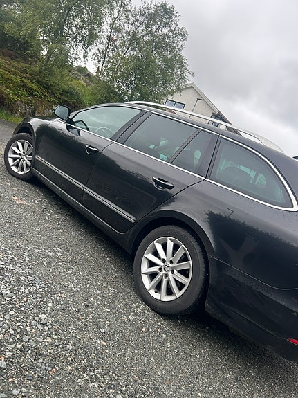 Skoda Superb 4 of 5