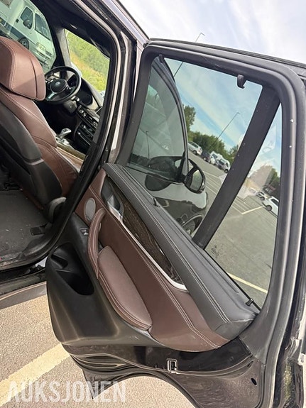 BMW X5 15 of 24