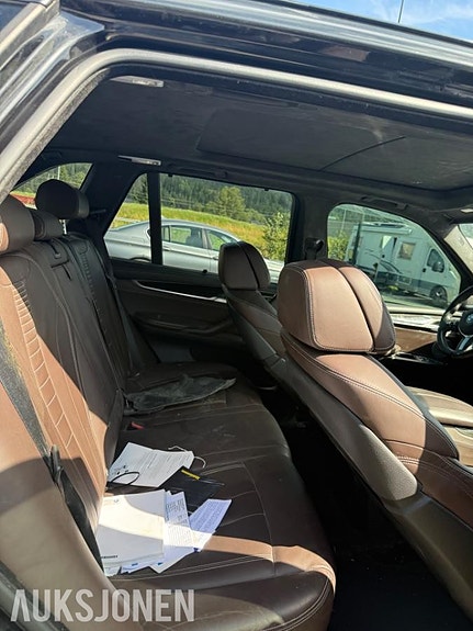 BMW X5 21 of 24