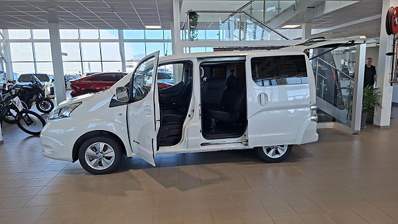 Nissan e-NV200 2 of 5