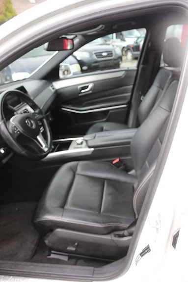 Mercedes-Benz E220 14 of 17