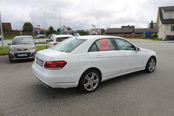 Mercedes-Benz E220 6 of 17