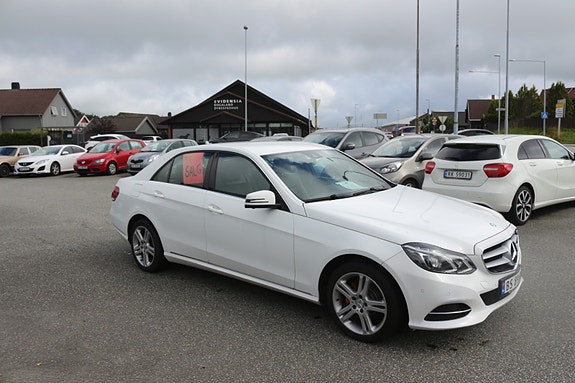 Mercedes-Benz E220 4 of 17