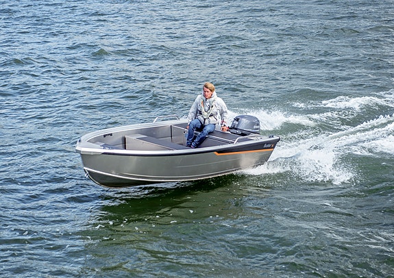 Buster S med Yamaha 30 hk - åpen aluminiumsbåt med stor nytteverdi 2 of 3