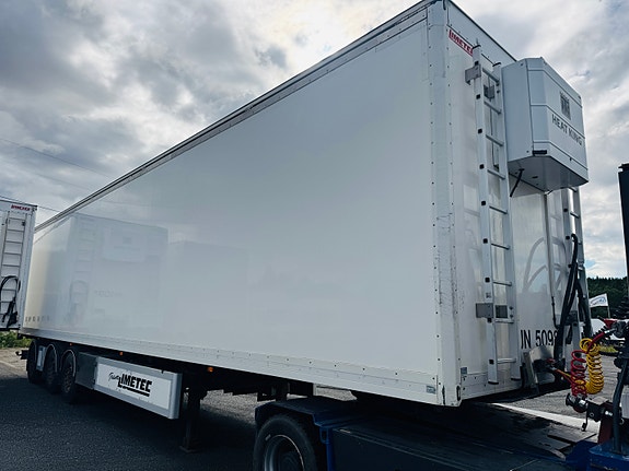 Limetec Walking floor! 277 cm innvendig høyde. Hydraulisk tak, Hengerfeste for modul. Dieselvarmer. En svært anvendelig trailer! 5 of 13