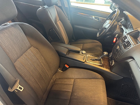 Mercedes-Benz C220 d 13 of 22