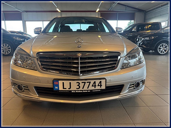 Mercedes-Benz C220 d 2 of 22