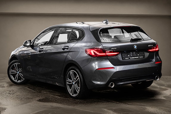 BMW 120d 4 of 5