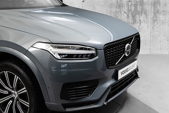 Volvo XC90 2 of 5