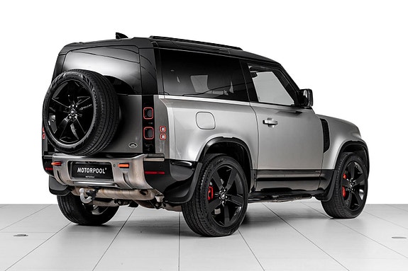 Land Rover Defender 90 2 of 30