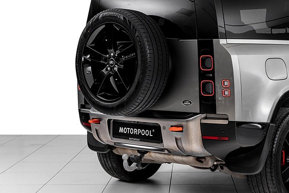 Land Rover Defender 90 16 of 30