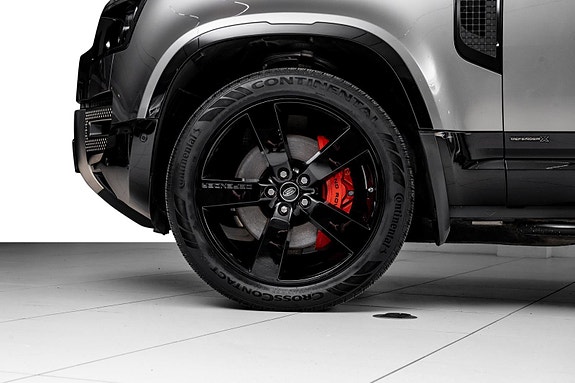 Land Rover Defender 90 14 of 30