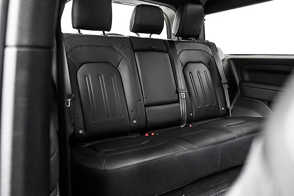 Land Rover Defender 90 10 of 30