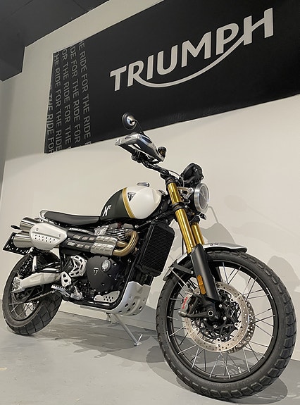 Triumph Scrambler 1200 XE 2 of 8
