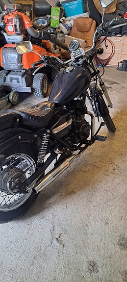 Honda CA 125 Rebel 4 of 5
