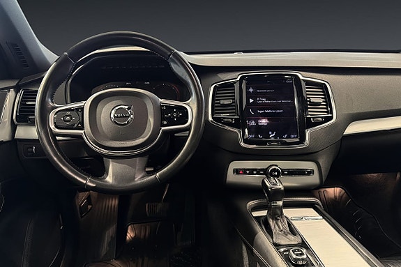 Volvo XC90 13 of 21