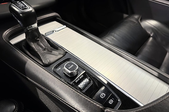 Volvo XC90 19 of 21