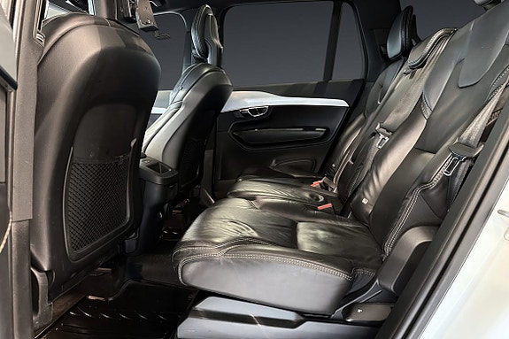 Volvo XC90 11 of 21