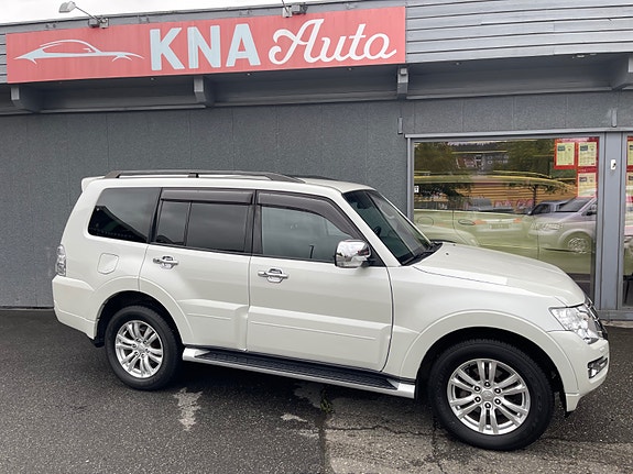 Mitsubishi Pajero 6 of 30