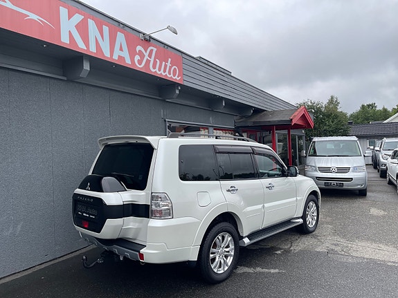 Mitsubishi Pajero 8 of 30