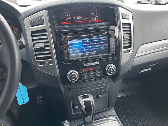 Mitsubishi Pajero 20 of 30