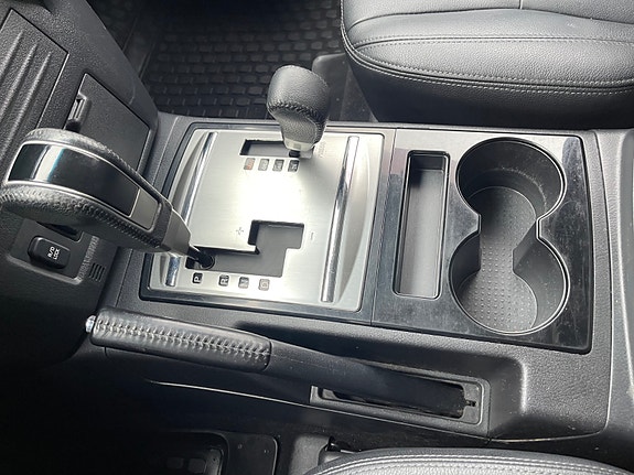 Mitsubishi Pajero 30 of 30