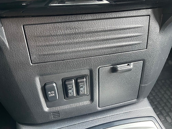 Mitsubishi Pajero 28 of 30