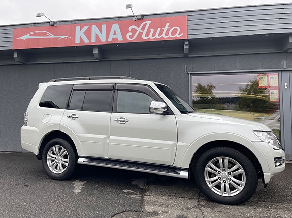Mitsubishi Pajero 7 of 30