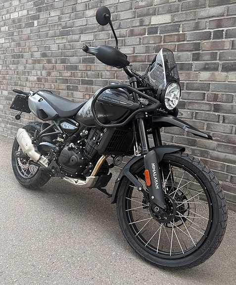 Royal Enfield Himalayan 452 2 of 8