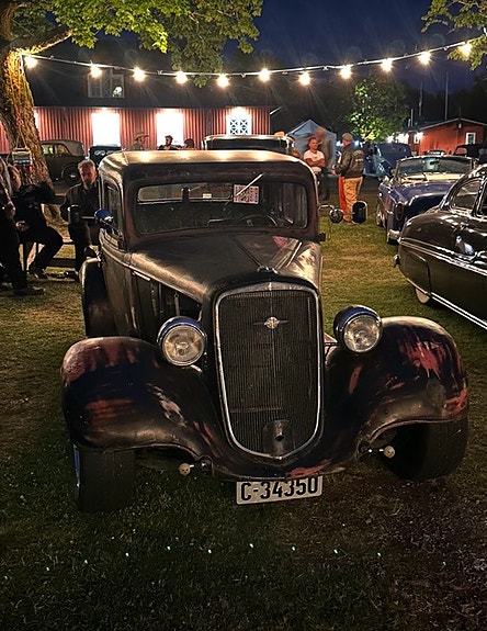Chevrolet 3 of 10