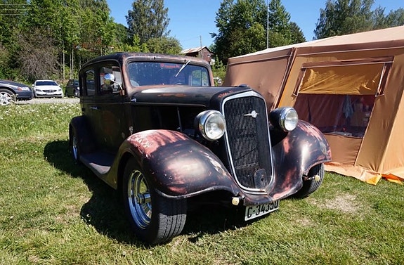 Chevrolet 2 of 10