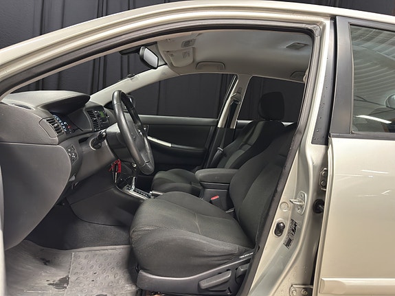 Toyota Corolla 9 of 20
