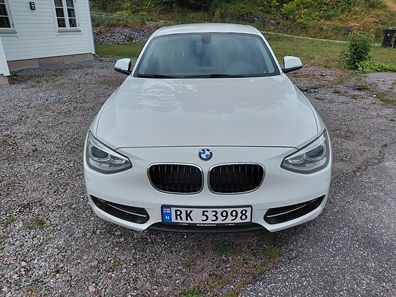 BMW 116d 2 of 5