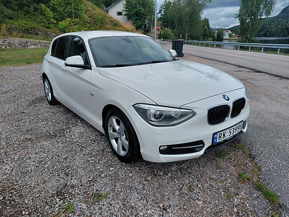 BMW 116d 3 of 5