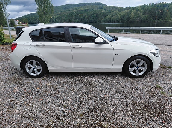 BMW 116d 4 of 5