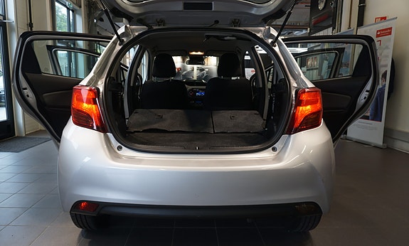 Toyota Yaris 16 of 30
