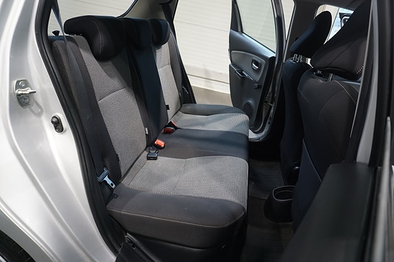 Toyota Yaris 19 of 30