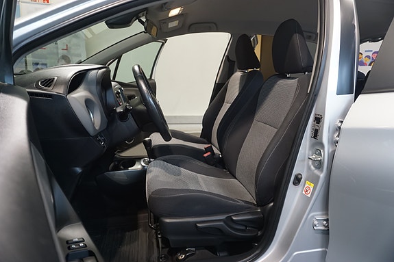 Toyota Yaris 24 of 30
