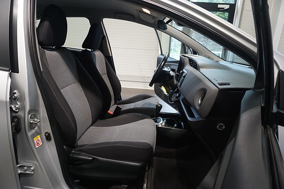 Toyota Yaris 26 of 30