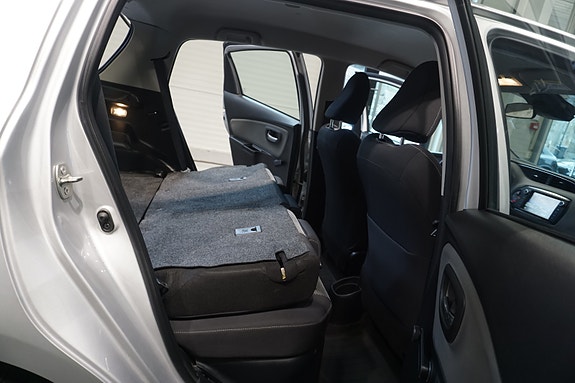 Toyota Yaris 17 of 30