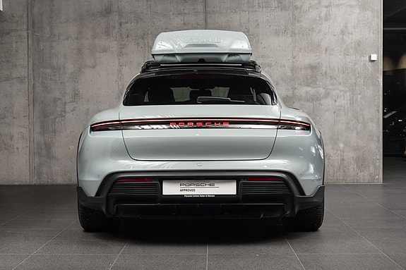 Porsche Taycan 4 5 of 5