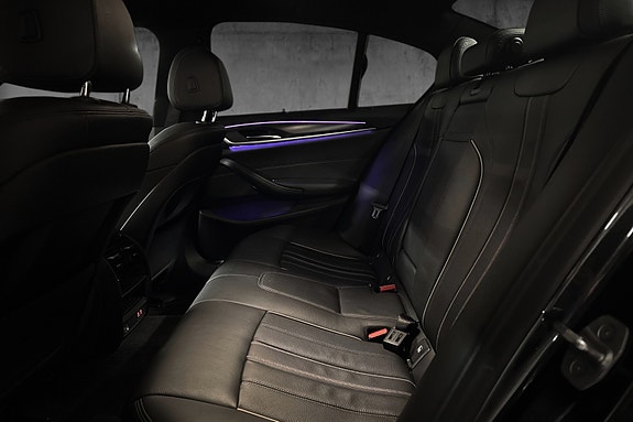 BMW 530e 17 of 28